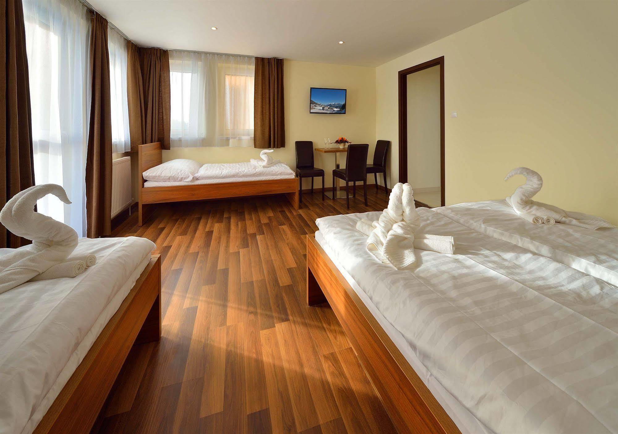 Villa Gloria Rooms & Apartments Доновали Екстериор снимка