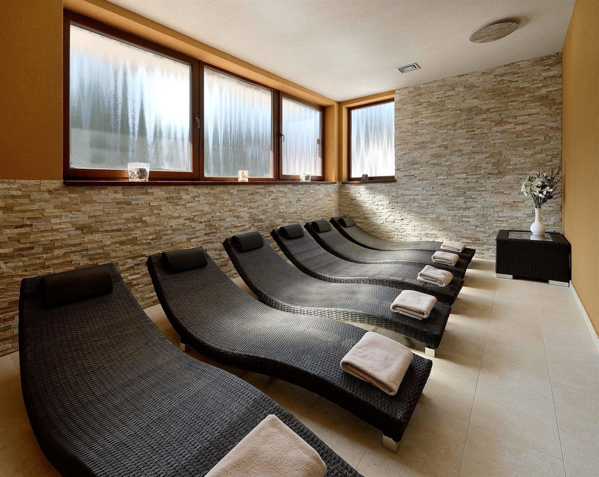 Villa Gloria Rooms & Apartments Доновали Екстериор снимка