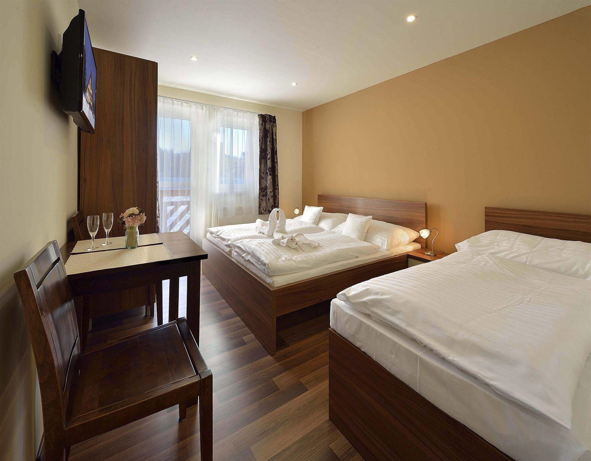 Villa Gloria Rooms & Apartments Доновали Екстериор снимка