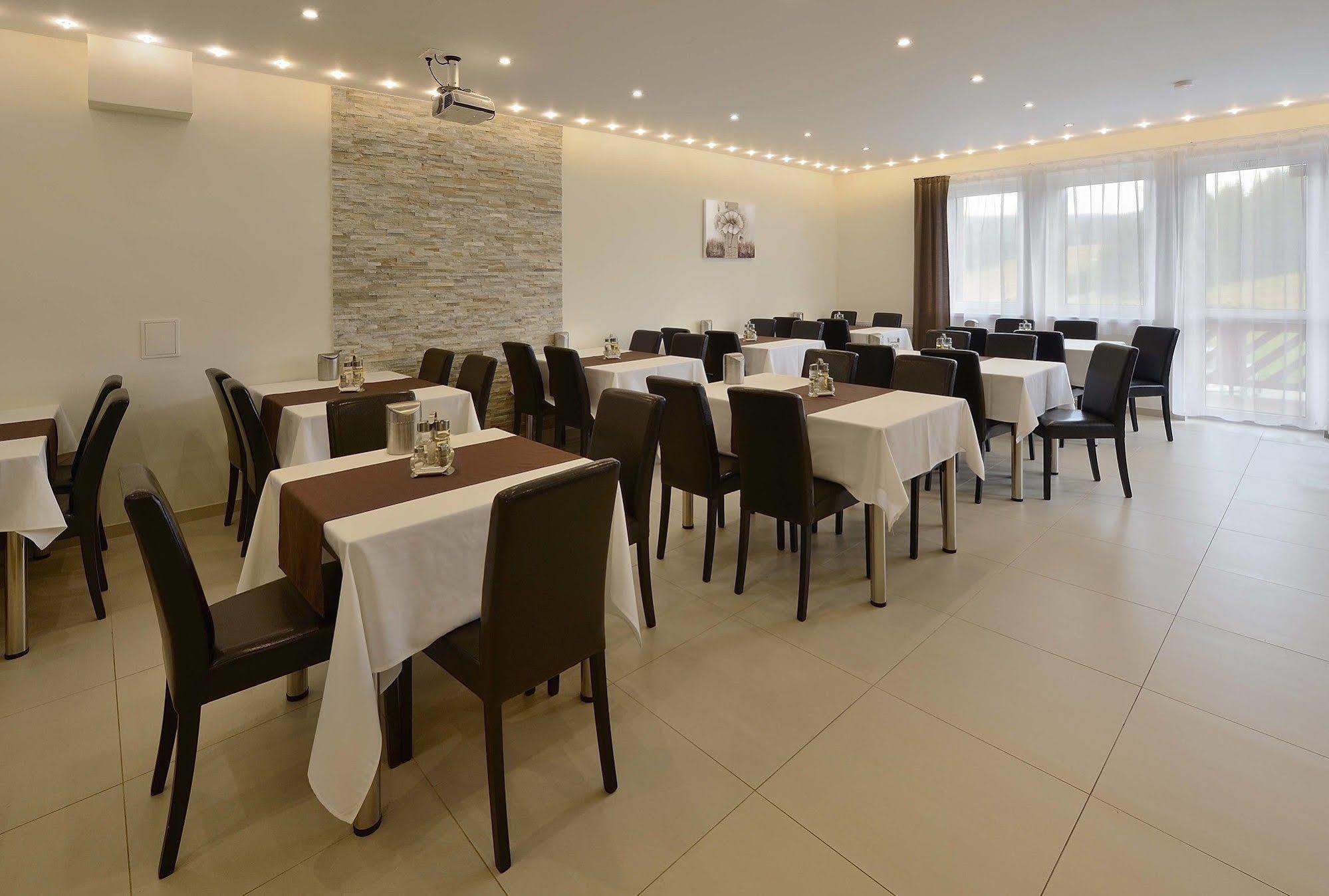 Villa Gloria Rooms & Apartments Доновали Екстериор снимка