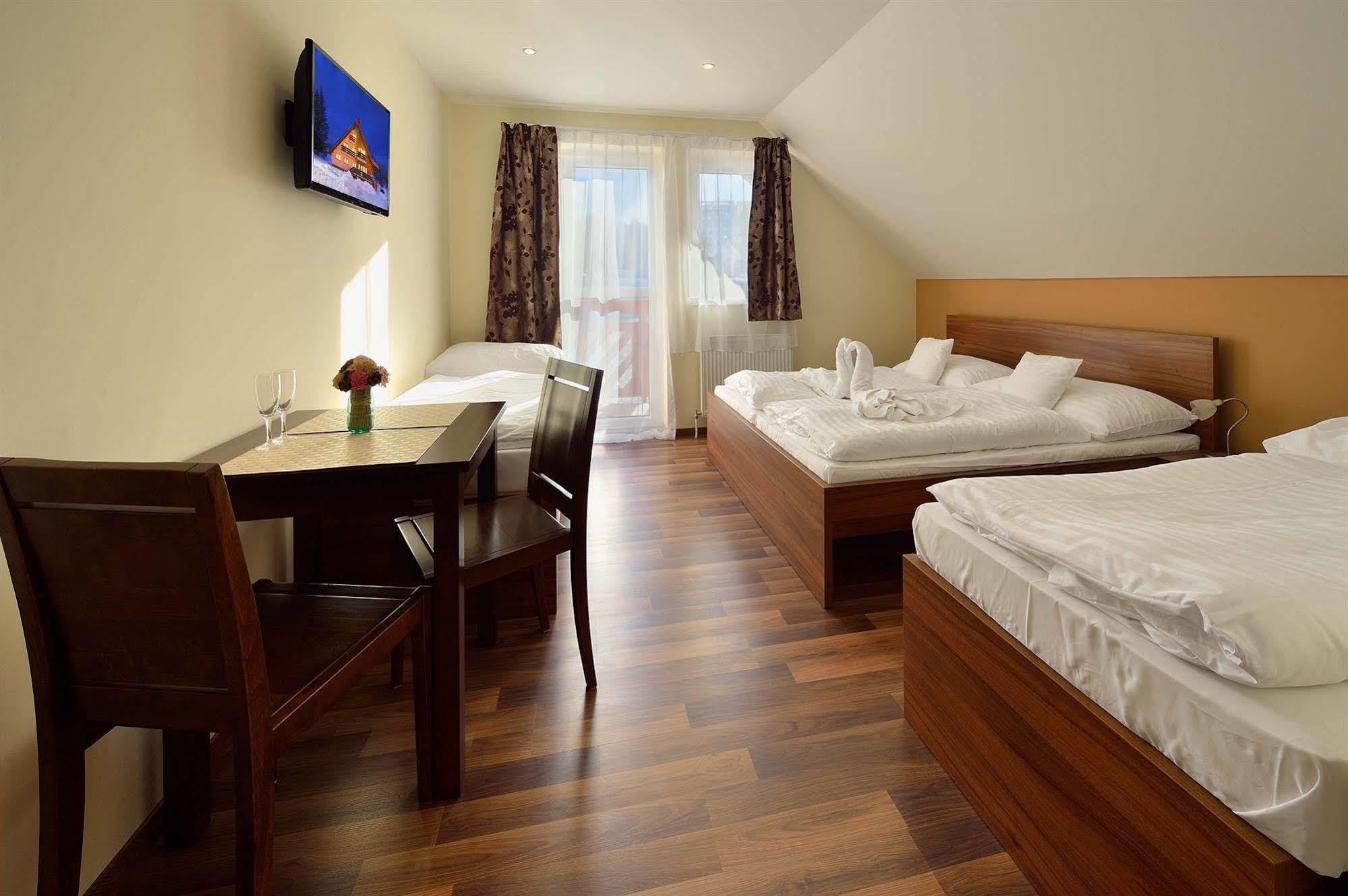 Villa Gloria Rooms & Apartments Доновали Екстериор снимка